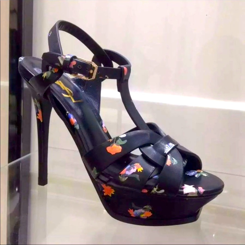 Brand New Gorgeous Pair of Saint Laurent!!!